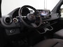 Mercedes-Benz Sprinter 319 CDI 190 PK | L2 H2 | AUTOMAAT | PRO | LED | KUNSTLEDER ZWART BEKLEDING | CAMERA | BETIMMERDE LAADRUIMTE | CARPLAY EN ANDROID AUTO | CRUISE | AIRCO | 17" LICHTMETALEN VELGEN | LUCHTGEVEERDE BESTUURDERSSTOEL