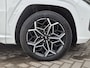 Hyundai Tucson 1.6 T-GDI PHEV N Line Sky 4WD Automaat / Trekgewicht 1.350 kg / Elektrische achterklep / EAER bereik 62 km bereik stad 74 km / Stuur- Stoel & Achterbankverwarming / Glazen schuif- en kanteldak / Rondomzicht camera / Adaptief cruise control / Apple Carplay Android Auto /