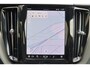 Volvo XC60 T8 Recharge AWD Plus Black Edition - Panorama/schuifdak - IntelliSafe Assist & Surround - 360º Camera - Harman/Kardon audio - Adaptieve LED koplampen - Verwarmde voorstoelen, stuur & achterbank - Parkeersensoren voor & achter - Elektr. bedienb. voorstoelen met geheugen - Draadloze tel. lader - Extra getint glas - 21' LMV