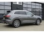 Volkswagen Touareg 3.0 TDI R-Line Automaat | NL-Auto | Trekhaak | Dealer Onderhouden | Carplay | Camera