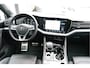 Volkswagen Touareg 3.0 TDI R-Line Automaat | NL-Auto | Trekhaak | Dealer Onderhouden | Carplay | Camera
