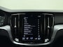 Volvo V60 B3 177pk Momentum Advantage / Stoel + Stuurw. Verwarming / Getint Glas / Trekhaak / PDC + Camera / Apple CarPlay / DAB / Bluetooth / Navigatie /