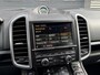 Porsche Cayenne 3.0 S E-Hybrid Sport Chrono | Camera | Luchtvering | Stoelverwarming | Navigatie | Privacy Glass |