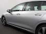 Volkswagen Golf 1.5 eTSI 150pk DSG Style Navigatie Apple Carplay/Android Auto Parkeersensoren Adaptive Cruise Control Blind Spot Assist Camera Stoel- en stuurverwarming Ledverlichting Virtual Cockpit Lane Assist Climatronic