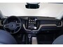 Volvo XC60 T6 Recharge AWD Plus Dark - Panorama/schuifdak - IntelliSafe Assist & Surround - 360º Camera - Verwarmde voorstoelen, stuur & achterbank - Parkeersensoren voor & achter - Elektr. bedienb. voorstoelen met geheugen - Head up display - Draadloze tel. lader - Extra getint glas - 19' LMV
