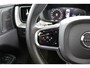 Volvo XC60 Recharge T8 AWD R-Design | Panoramadak | Head-up Display | Luchtvering | Trekhaak | Massage/ventilatie | Harman/Kardon | Stoelverwarming | Adaptive LED