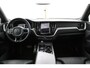 Volvo XC60 Recharge T8 AWD R-Design | Panoramadak | Head-up Display | Luchtvering | Trekhaak | Massage/ventilatie | Harman/Kardon | Stoelverwarming | Adaptive LED