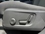 Volvo XC40 Plug-in Hybrid T4 Plus Dark | Facelift | Panoramadak | Stoel- en stuurverwarming | Harman Kardon audio | Elektrische stoelverstelling | Navigatie | Apple Carplay / Android Auto | Getint glas | LED koplampen |