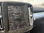 Volvo XC40 Plug-in Hybrid T4 Plus Dark | Facelift | Panoramadak | Stoel- en stuurverwarming | Harman Kardon audio | Elektrische stoelverstelling | Navigatie | Apple Carplay / Android Auto | Getint glas | LED koplampen |