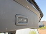 Volvo XC40 Plug-in Hybrid T4 Plus Dark | Facelift | Panoramadak | Stoel- en stuurverwarming | Harman Kardon audio | Elektrische stoelverstelling | Navigatie | Apple Carplay / Android Auto | Getint glas | LED koplampen |