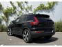 Volvo XC40 Plug-in Hybrid T4 Plus Dark | Facelift | Panoramadak | Stoel- en stuurverwarming | Harman Kardon audio | Elektrische stoelverstelling | Navigatie | Apple Carplay / Android Auto | Getint glas | LED koplampen |