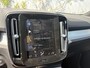 Volvo XC40 Plug-in Hybrid T4 Plus Dark | Facelift | Panoramadak | Stoel- en stuurverwarming | Harman Kardon audio | Elektrische stoelverstelling | Navigatie | Apple Carplay / Android Auto | Getint glas | LED koplampen |