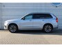 Volvo XC90 T8 Automaat Plug-in hybrid AWD Ultra Dark Nappa Leder met ventilatie Charcoal | Headup Display | Trekhaak | Luchtvering | Bowers & Wilkins | Stoelmassage | Stoelventilatie | Getinte ramen achter | Elektrisch verstelbare voorstoelen met geheugen | 20 Inch | All Seasonbanden | 6,4KW Boordlader | One Pedal Drive | Gelaagde zijruiten | Visual Park Assist | Full Led | Panoramadak | Draadloos opladen telefoon