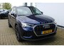 Audi Q3 45 TFSI e edition | Incl. 12 maanden Garantie | Stoelverwarming | Elektrische kofferbakklep | Trekhaak | Adaptive cruise | Dodehoekdetectie | Lane assist | Virtual cockpit | 19 Inch LMV | Apple CarPlay/Android Auto | LED Koplampen |