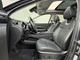 Hyundai Tucson 1.6 T-GDI HEV Premium Sky / Panoramadak / 1650kg Trekgewicht / Fabrieksgarantie tot 3-2028 / Dealer Onderhouden / Stoel Verwarming / Stoel Ventilatie / Stuurwiel Verwarming / Elektr. Verstelbare Stoelen + Memory / Dodehoek Detectie / Camera / Navigatie / Adaptieve Cruise / Elektr. Achterklep / Krell / DAB /