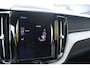 Volvo XC60 B5 250PK Inscription | Adaptive Cruise & Pilot Assist | Harman/Kardon Premium Audio | Lederen Bekleding incl. Stoelverwarming | Park assist voor + achter | 360 Camera | Elektrische Bestuurdersstoel incl. Memory | AppleCarplay/AndroidAuto | 20" Velgen | Semi elektr. Trekhaak |