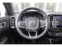 Volvo C40 Single Motor Core 238PK 69 kWh | PANORAMADAK | STOEL / STUUR VERWARMING | DODEHOEKDETECTIE | ACHTERUITRIJCAMERA | NAVIGATIE | APPLE-CARPLAY / ANDROID-AUTO | CRUISE CONTROL | KEYLESS START | DRAADLOZE TELEFOONLADER | PARKEERSENSOREN VOOR / ACHTER |