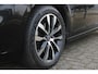 Volvo V60 2.0 T4 Polar+ Dynamic | [Park Assist voor + achter | Verwarmbare voorstoelen | 17-Inch Lichtmetalen velgen | Sensus Navigatie | Dual Xenon koplampen met bochtverlichting | Cruise Control | Electronic Climate Control Dual Zone | Leder met sportstoelen en met Offblack hemel | Geintegreerde uitlaatpijpen