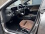 Mercedes-Benz CLA 180 Star Edition AMG | Night Pakket | Panoramadak | Bruin Interieur | Dodehoekassistent | Apple CarPlay | Android Auto | Sfeerverlichting | Stoelverwarming | Parkeersensoren | Achteruitrijcamera | Elektrisch Inklapbare Buitenspiegels