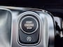 Mercedes-Benz GLB 200 Business Solution AMG | Trekhaak afneembaar | Panoramadak | Night pakket | Achteruitrijcamera | Sfeerverlichting | Dodehoekassistentie | Elektrische achterklep