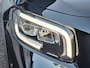 Mercedes-Benz GLB 200 Business Solution AMG | Trekhaak afneembaar | Panoramadak | Night pakket | Achteruitrijcamera | Sfeerverlichting | Dodehoekassistentie | Elektrische achterklep