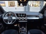 Mercedes-Benz GLB 200 Business Solution AMG | Trekhaak afneembaar | Panoramadak | Night pakket | Achteruitrijcamera | Sfeerverlichting | Dodehoekassistentie | Elektrische achterklep