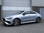 Mercedes-Benz CLA 250 e Star Edition AMG | Night Pakket | Dodehoekassistent | Apple CarPlay | Android Auto | Sfeerverlichting | Stoelverwarming | Parkeersensoren | Achteruitrijcamera | Elektrisch Inklapbare Buitenspiegels
