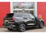 BMW X5 xDrive50e 490PK M-SPORT LAUNCH EDITION | PANORAMA SCHUIF/KANTEL DAK "SKY LOUNGE" | COMFORT STOELEN ELEKTRISCH VERSTELBAAR MET GEHEUGENFUNCTIE EN VERWARMBAAR VOOR EN ACHTER | LEDEREN BEKLEDING BMW INDIVIDUAL ZWART | EDELHOUT INTERIEURLIJSTEN | RIJASSISTENT-SYSTEEM DRIVING ASSISTANT PROFFESIONAL MET O.A. DODEHOEK DETECTIE EN ADAPTIVE CRUISE CONTROL | TRAVEL PAKKET | INNOVATIE-PAKKET: PARKEERASSISTENT-PAKKET PROFESSIONAL/ADAPTIEVE LED KOPLAMPEN/HARMAN/KARDON AUDIO SYSTEM/BMW LIVE PROFESSIONAL/RIJASSISTEN-SYSTEEM BMW GESTURE CONTROL/RIJSTROOK ASSISTENT/RIJSTROOKWISSEL ASSISTENT/BOTSWAARSCHUWING/RIJASSISTENT ACHTERBOTSING | DRAADLOZE APPLE CARPLAY/ANDROID AUTO | NAVIGATIE | 360° CAMERA | GEKOELDE BEKERHOUDERS | LUCHTVERING | DRAADLOZE TELEFOONLADER | ELEKTRISCH BEDIENBARE ACHTERKLEP | HEAD UP DISPLAY |