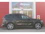 BMW X5 xDrive50e 490PK M-SPORT | PANORAMA SCHUIF/KANTEL DAK "SKY LOUNGE" | COMFORT STOELEN ELEKTRISCH VERSTELBAAR MET GEHEUGENFUNCTIE EN VERWARMBAAR VOOR EN ACHTER | LEDEREN BEKLEDING BMW INDIVIDUAL ZWART | EDELHOUT INTERIEURLIJSTEN | RIJASSISTENT-SYSTEEM DRIVING ASSISTANT PROFFESIONAL MET O.A. DODEHOEK DETECTIE EN ADAPTIVE CRUISE CONTROL | TRAVEL PAKKET | INNOVATIE-PAKKET: PARKEERASSISTENT-PAKKET PROFESSIONAL/ADAPTIEVE LED KOPLAMPEN/HARMAN/KARDON AUDIO SYSTEM/BMW LIVE PROFESSIONAL/RIJASSISTEN-SYSTEEM BMW GESTURE CONTROL/RIJSTROOK ASSISTENT/RIJSTROOKWISSEL ASSISTENT/BOTSWAARSCHUWING/RIJASSISTENT ACHTERBOTSING | DRAADLOZE APPLE CARPLAY/ANDROID AUTO | NAVIGATIE | 360° CAMERA | GEKOELDE BEKERHOUDERS | LUCHTVERING | DRAADLOZE TELEFOONLADER | ELEKTRISCH BEDIENBARE ACHTERKLEP | HEAD UP DISPLAY |