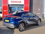 Toyota C-HR / C-HR+ 1.8 HYBRID 140 DYNAMIC BLIND-SPOT PARK-SENSOREN 18"LM-VELGEN LED-PAKKET PRIVACY-GLASS