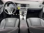 Volvo V60 1.6 T3 R-Design | Trekhaak | Dealeronderhouden | High Performance Audio | Climate | All-Seasonbanden | Parkeersensoren | Navigatie |