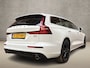 Volvo V60 2.0 B3 Sport 163Pk Automaat (APPLE CARPLAY, GROOT NAVI, CAMERA, GETINT GLAS, KEYLESS, SPORTSTOELEN, ELEK ACHTERKLEP, ADAPTIVE CRUISE, NIEUWE APK, NIEUWSTAAT)