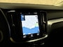 Volvo V60 2.0 B3 Sport 163Pk Automaat (APPLE CARPLAY, GROOT NAVI, CAMERA, GETINT GLAS, KEYLESS, SPORTSTOELEN, ELEK ACHTERKLEP, ADAPTIVE CRUISE, NIEUWE APK, NIEUWSTAAT)