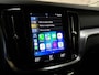 Volvo V60 2.0 B3 Sport 163Pk Automaat (APPLE CARPLAY, GROOT NAVI, CAMERA, GETINT GLAS, KEYLESS, SPORTSTOELEN, ELEK ACHTERKLEP, ADAPTIVE CRUISE, NIEUWE APK, NIEUWSTAAT)
