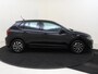 Volkswagen Polo 1.0 TSI Life | Navigatie| Parkeersensoren | Adaptieve cruise control | Elektrisch inklapbare buitenspiegels | Draadloze telefoonlader | CarPlay | Airco |