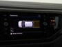 Volkswagen Polo 1.0 TSI Life | Navigatie| Parkeersensoren | Adaptieve cruise control | Elektrisch inklapbare buitenspiegels | Draadloze telefoonlader | CarPlay | Airco |