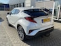 Toyota C-HR / C-HR+ 1.8 HYBRID EXECUTIVE TREKHAAK PARK-SENSOREN BLIND-SPOT KEYLESS LM-VELGEN STOELVERW BLUETOOTH CAMERA