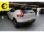 Volvo XC40 Recharge P8 AWD R-Design | 94,5 % SoH | Trekhaak | Panorama dak | Cruise control