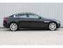 Jaguar XE 2.0 Portfolio | Incl. 12 maanden garantie | Cruise control | Climate control | Stoel/stuurverwarming | Parkeercamera | Lane assist | Navigatie | Bluetooth | Meridian audio |