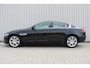 Jaguar XE 2.0 Portfolio | Incl. 12 maanden garantie | Cruise control | Climate control | Stoel/stuurverwarming | Parkeercamera | Lane assist | Navigatie | Bluetooth | Meridian audio |