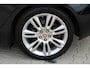 Jaguar XE 2.0 Portfolio | Incl. 12 maanden garantie | Cruise control | Climate control | Stoel/stuurverwarming | Parkeercamera | Lane assist | Navigatie | Bluetooth | Meridian audio |