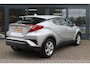 Toyota C-HR / C-HR+ 1.8 Hybrid Dynamic | Keyless | Trekhaak | Camera | Adaptive-cruise | Telefoonvoorbereiding | All-season |