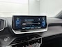 Peugeot e-2008 EV Allure Pack 50 kWh 136pk Automaat | Navigatie | Stoelverwarming |  Apple Carplay/Android Auto | Camera | Climate Control | Adaptieve Cruise Control | 17"LMV | LED |