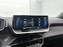 Peugeot e-2008 EV Allure Pack 50 kWh 136pk Automaat | Navigatie | Stoelverwarming |  Apple Carplay/Android Auto | Camera | Climate Control | Adaptieve Cruise Control | 17"LMV | LED |