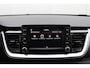 Kia Stonic 1.0 T-GDI 100pk DynamicLine | Navigatie | Licht metalen velgen |