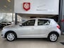 Dacia Sandero 0.9 TCe Lauréate,Navigatie,Airco,Elektrischpakket,Trekhaak,Bleutooth,Radio Cd/Mp-3 Speler,15 Inch Lmv