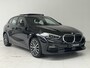 BMW 1-Serie 118i Executive Edition | Panoramadak | Navigatie | Parkeersensoren V+A | Apple CarPlay / Android Auto |