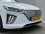 Hyundai Ioniq Premium EV 38 kWh Automaat / SOH 98,1% / Dealer onderhouden / Warmtepomp / Lederen bekleding / Stuur-/Stoel-/Achterbankverwarming / Stoelventilatie / Adaptieve Cruise Control / Achteruitrijcamera /