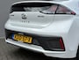 Hyundai Ioniq Premium EV 38 kWh Automaat / SOH 98,1% / Dealer onderhouden / Warmtepomp / Lederen bekleding / Stuur-/Stoel-/Achterbankverwarming / Stoelventilatie / Adaptieve Cruise Control / Achteruitrijcamera /