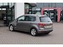 Volkswagen Golf Sportsvan 1.4 TSI Highline 125PK / 92kW DSG, NL Auto door ons geleverd en dealer onderhouden, wegklapbare trekhaak, executive pakket, adaptieve cruise control (acc), privacy glas, elektrisch verstel-, verwarm- en inklapbare buitenspiegels (spiegel pakket), navigatie, parkeersensoren voor en achter (pdc), park assist, diefstalalarm